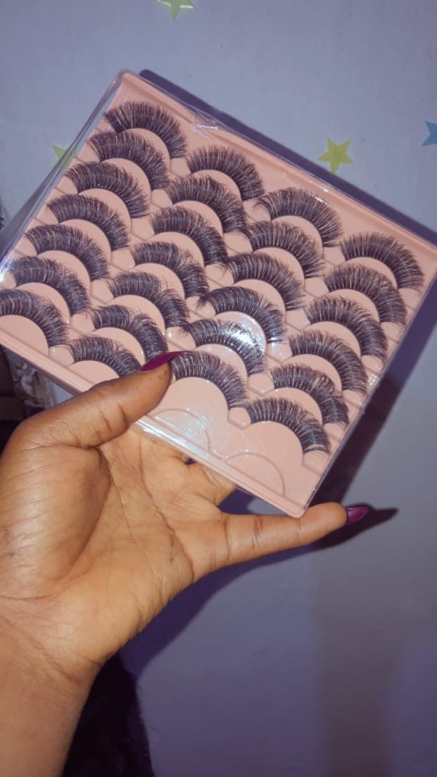 Cat eye lashes